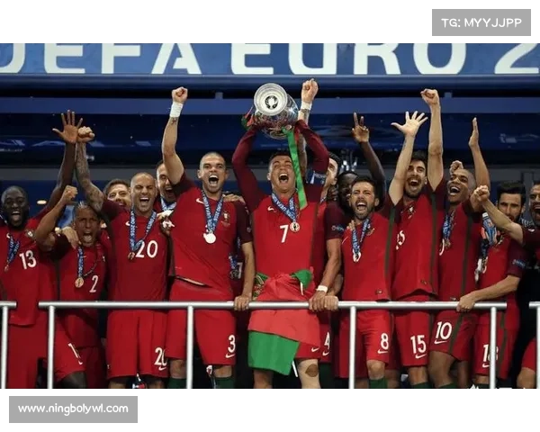 希腊队逆袭葡萄牙夺得2004年欧洲杯小组赛首胜演绎经典足球奇迹